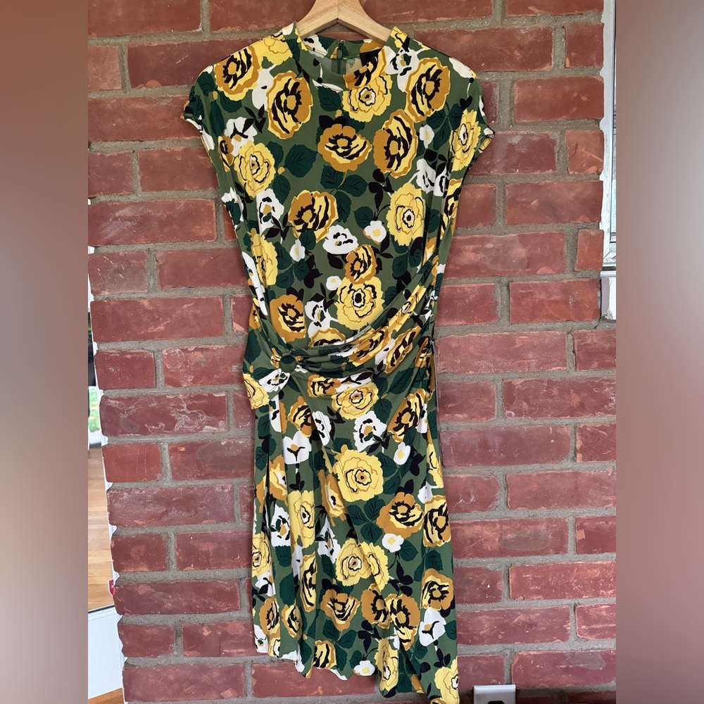 NWT Donna Morgan Floral Asymmetrical O-Ring Dress Size 4